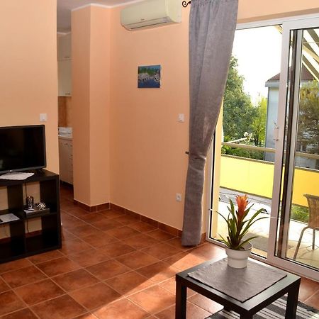 Apartment Renata Lovran Exterior photo